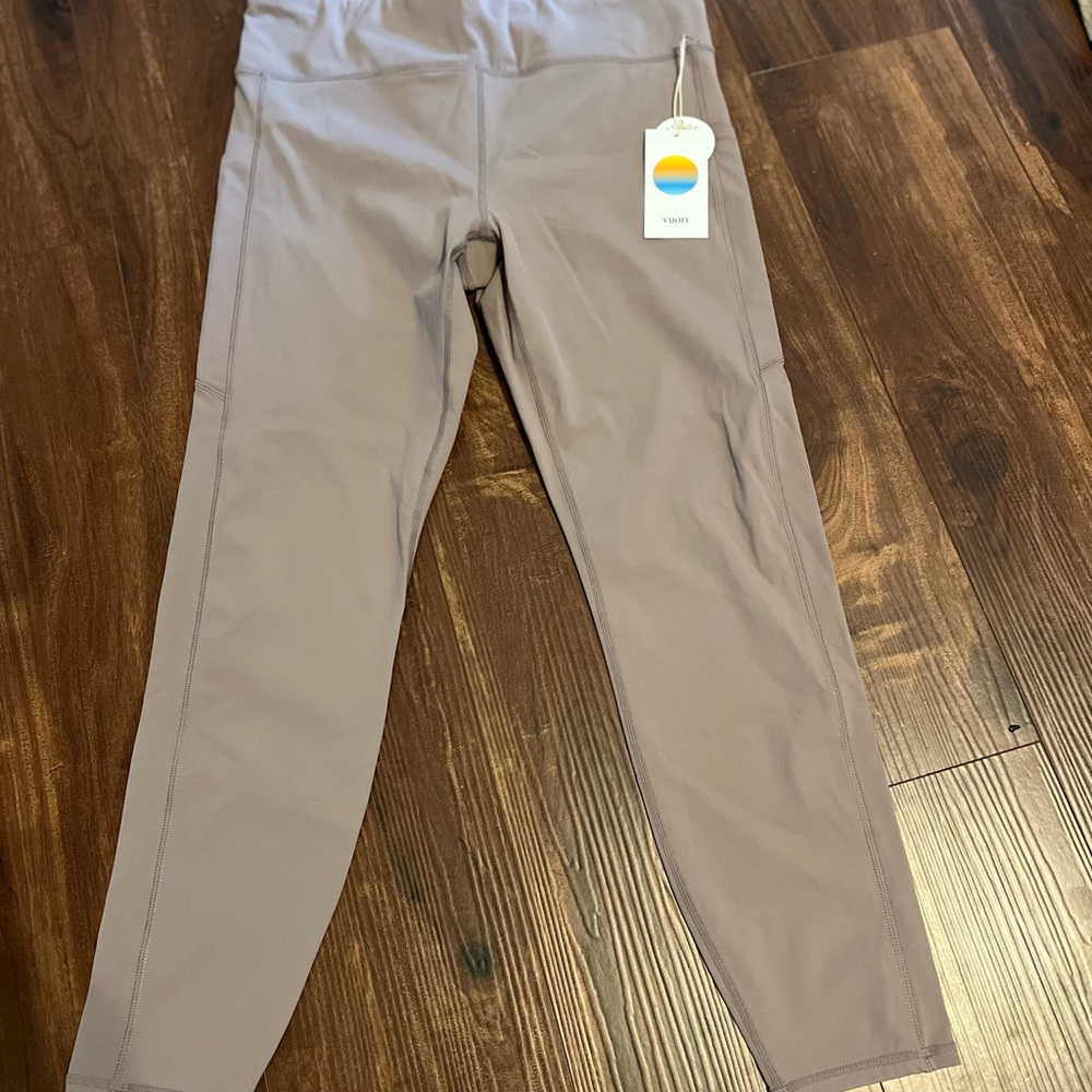 Women’s Vuori Gray-Taupe stride Legging